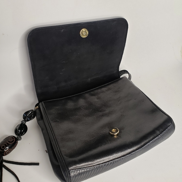 Sharif Adjustable flap crossbody - Picture 5 of 10